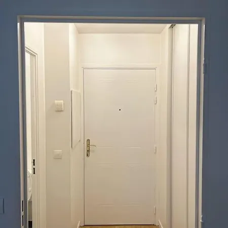 Apartment Studio In *